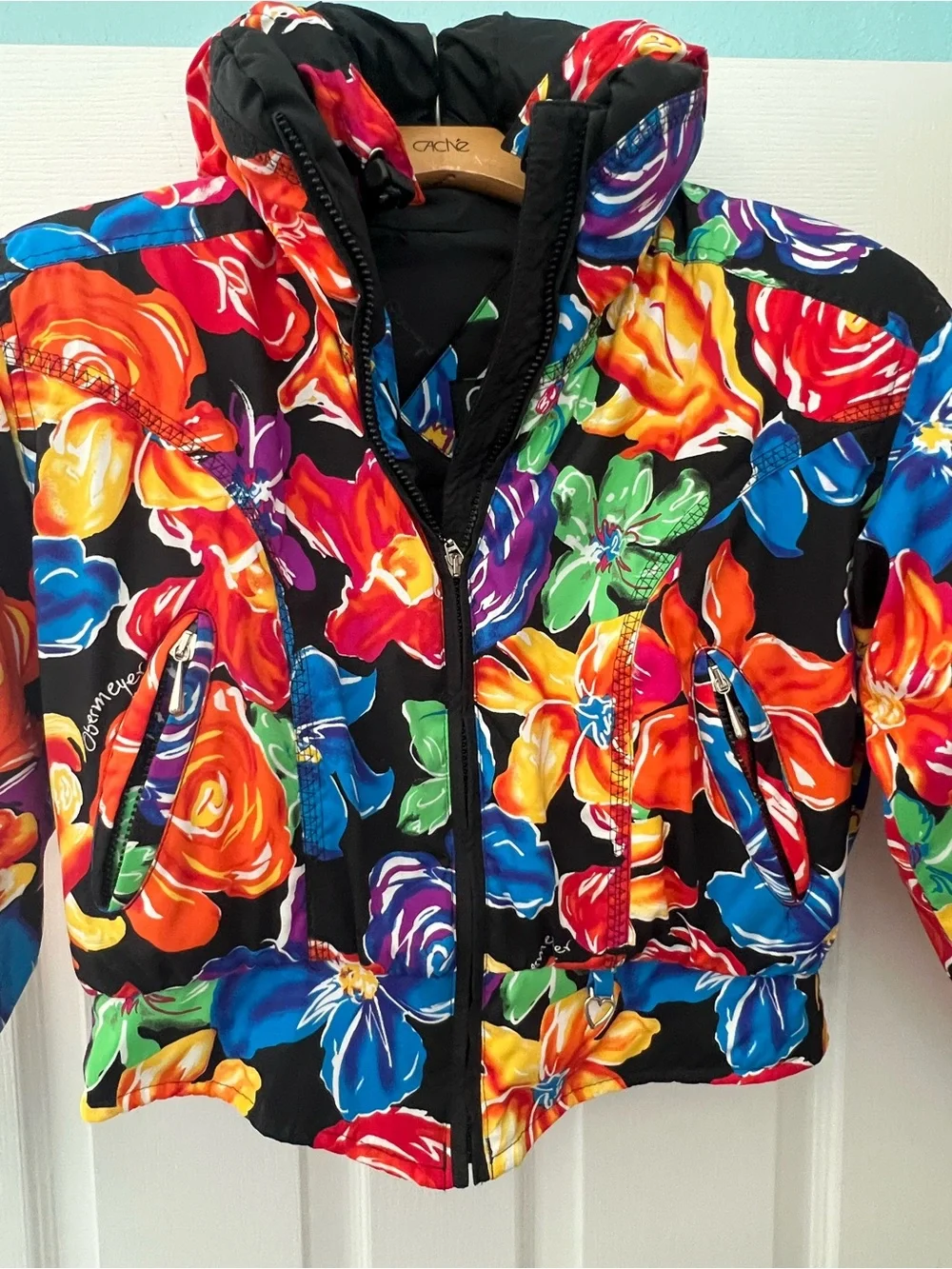 Obermeyer Women petite 8 Floral Puffer ski Jacket - Black with Bright Multi
